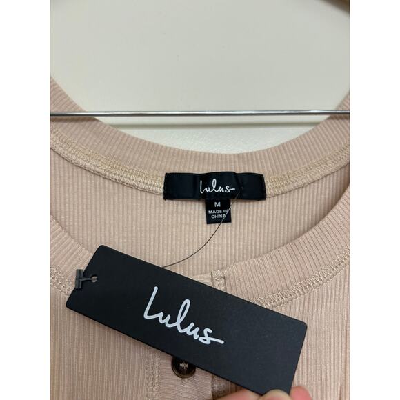 Lulus Simply the Best Beige Short Sleeve Button-Front Tee M NWT - Picture 6 of 8